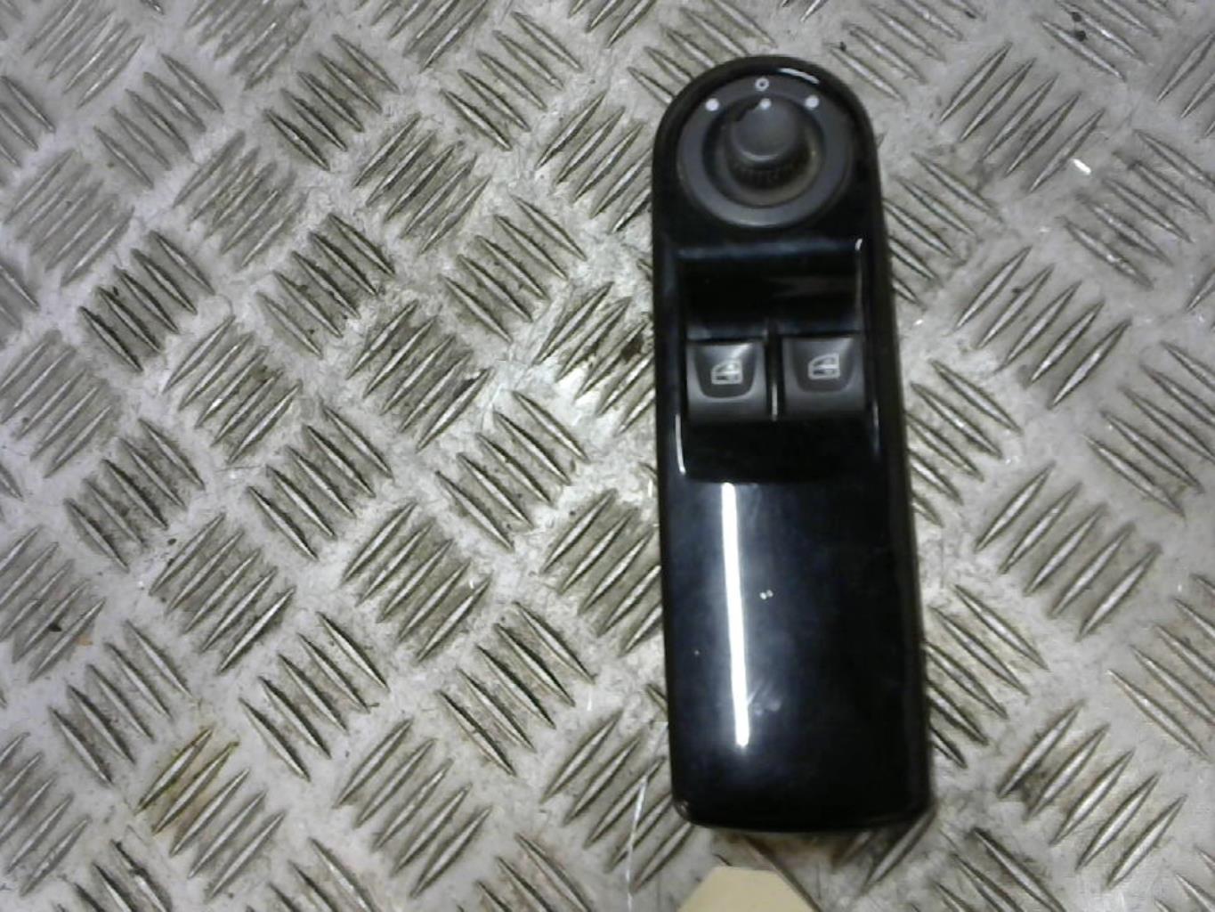Interruptor de elevalunas RENAULT CLIO 4 PHASE 1 Diésel - 1