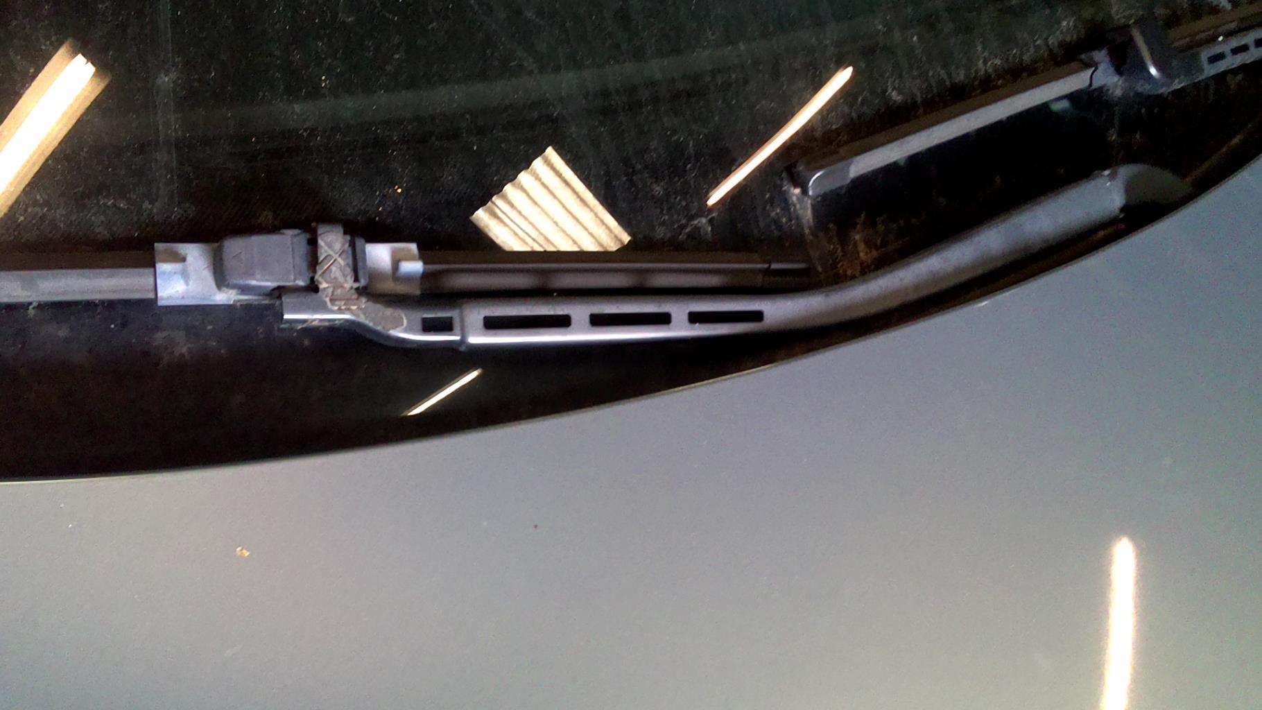 Braccio tergicristallo anteriore destro BMW SERIE 3 E90 PHASE 1  - 1