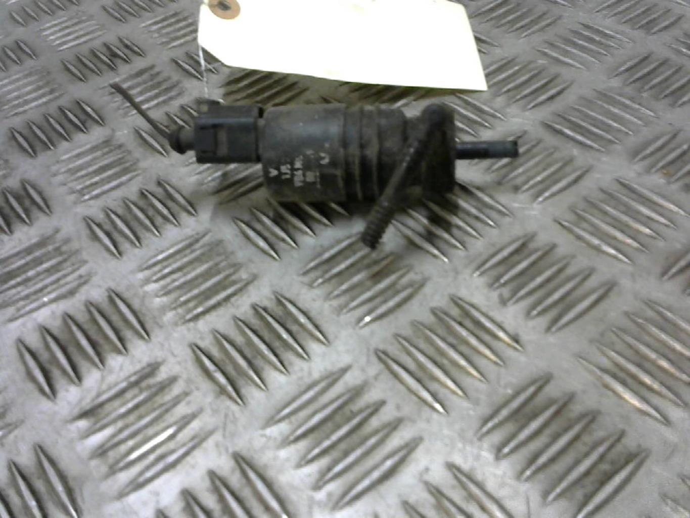 Pompe lave glace avant AUDI A4 1 PHASE 2 Diesel - 1