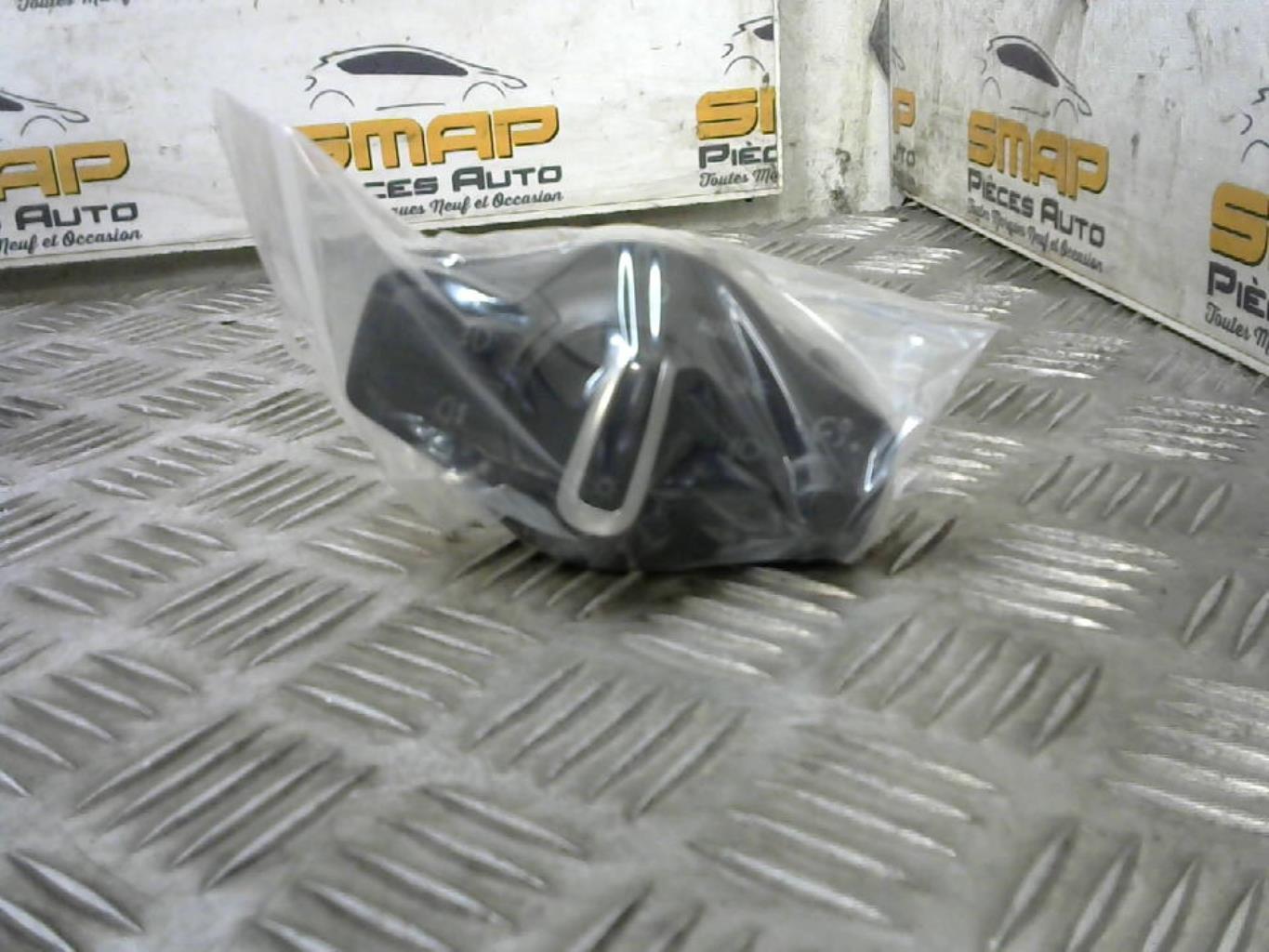 Commande de phare AUDI A4 3 PHASE 1 Diesel - 1