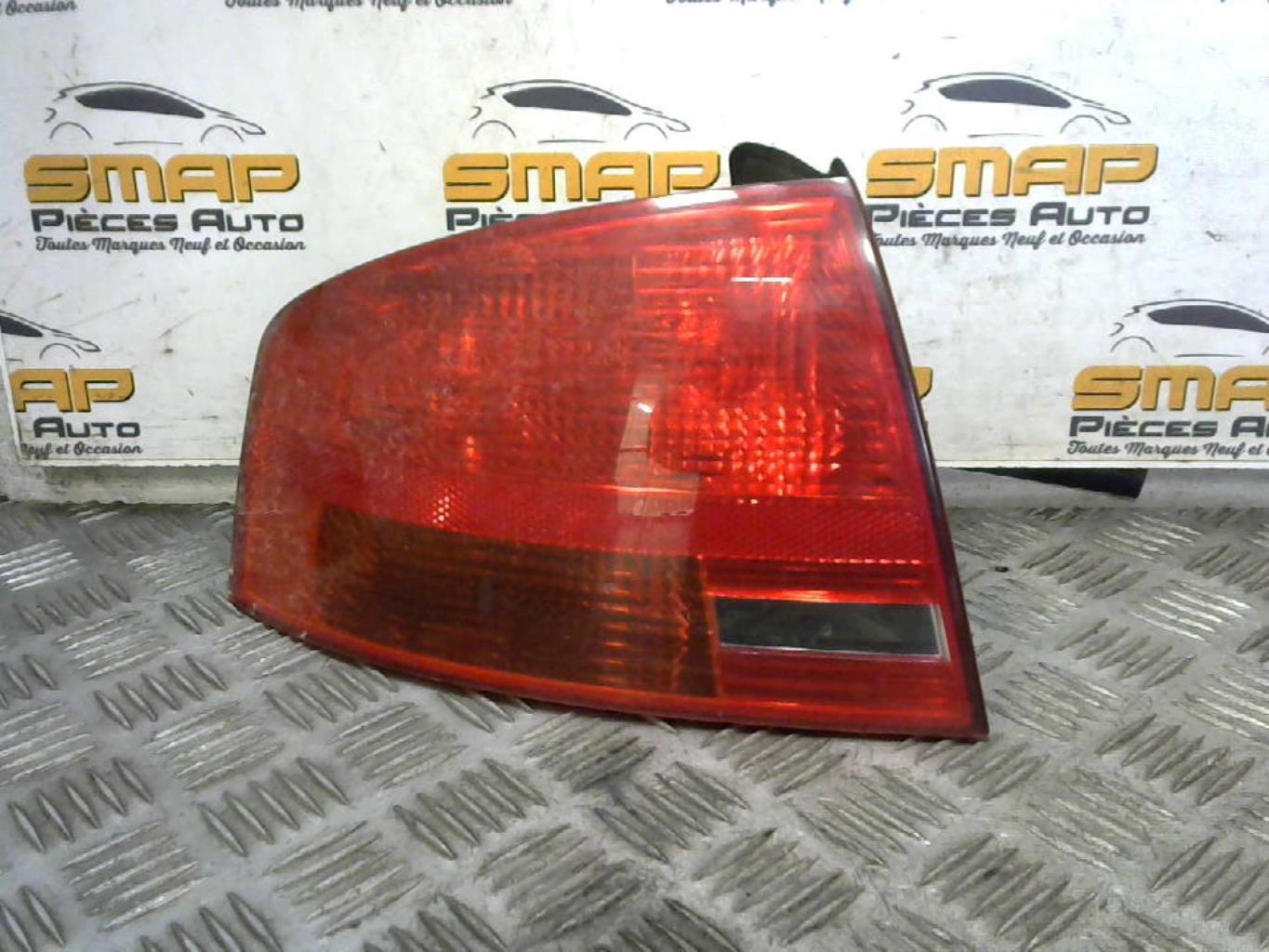 Fanale posteriore principale sinistro (luci) AUDI A4 2 PHASE 1 Diésel - 1