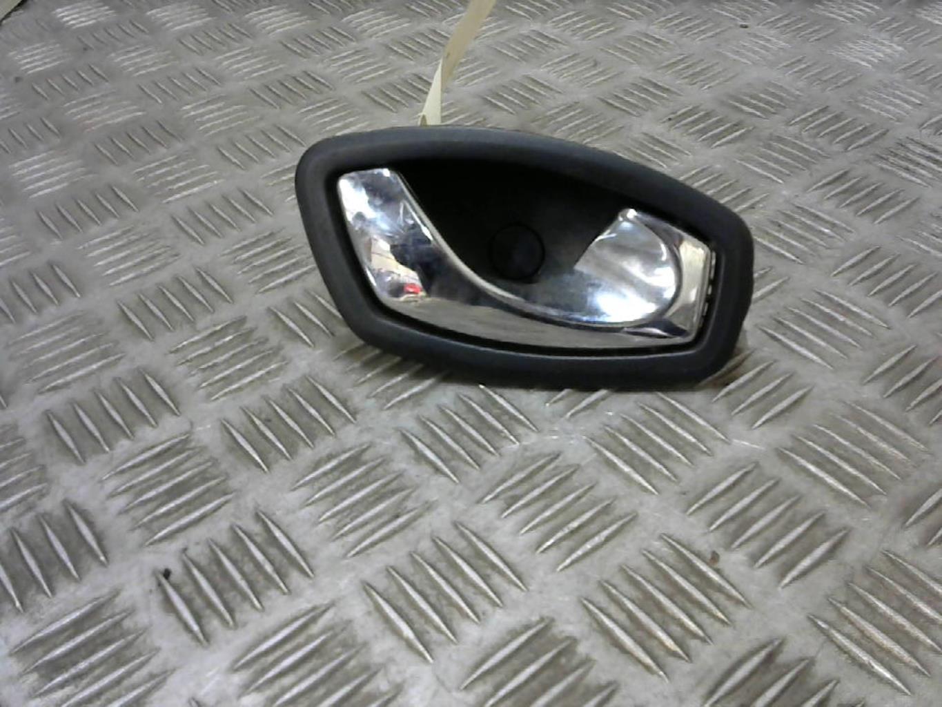 Maniglia interna posteriore destra RENAULT CLIO 4 PHASE 1 Diésel - 1