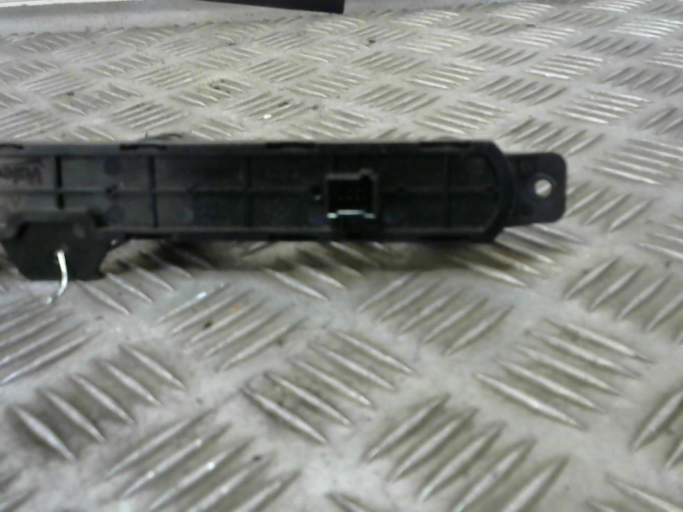 Bouton de warning FIAT 500 2 PHASE 1 Diesel - 1