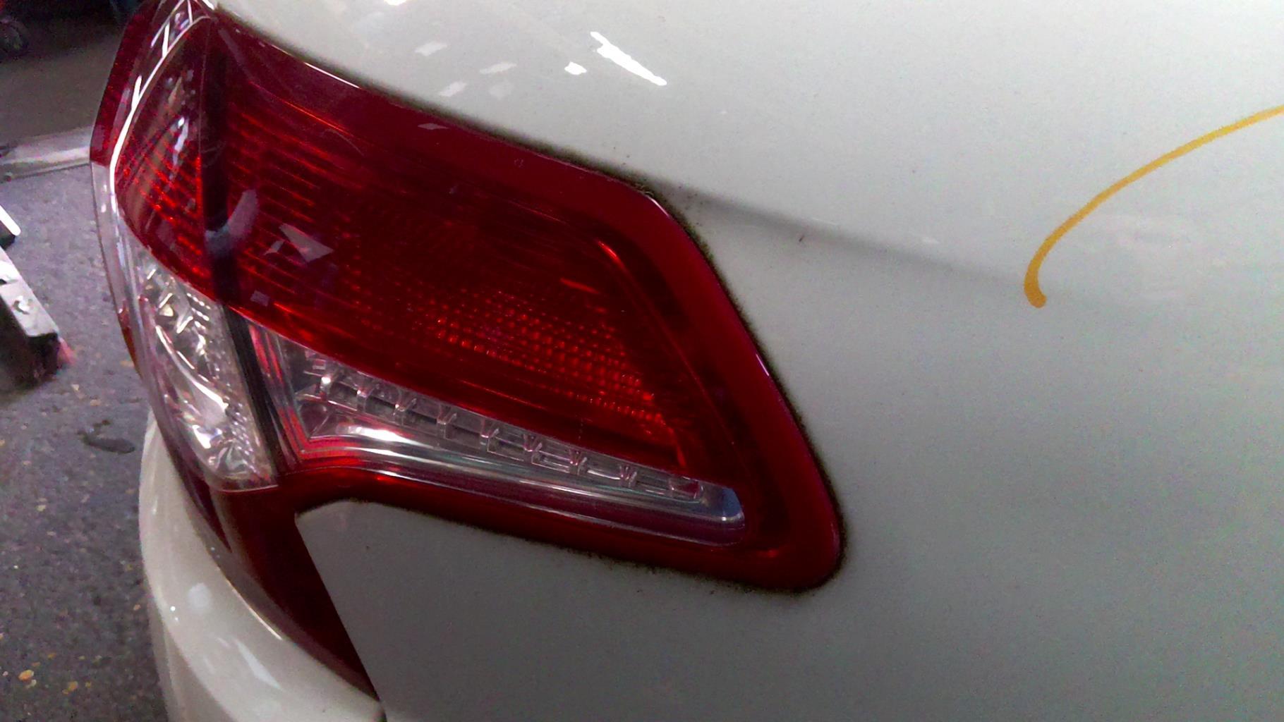 Feu arriere secondaire gauche (feux) CITROEN C4 2 PHASE 1 Diesel - 1