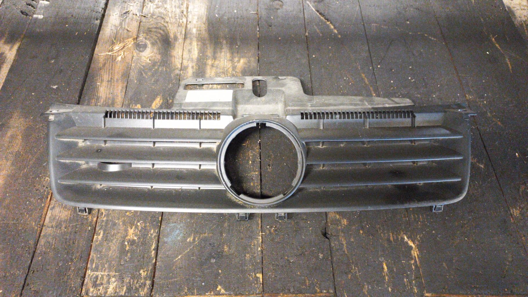 Calandre VOLKSWAGEN POLO 4 PHASE 1 Diesel - 1