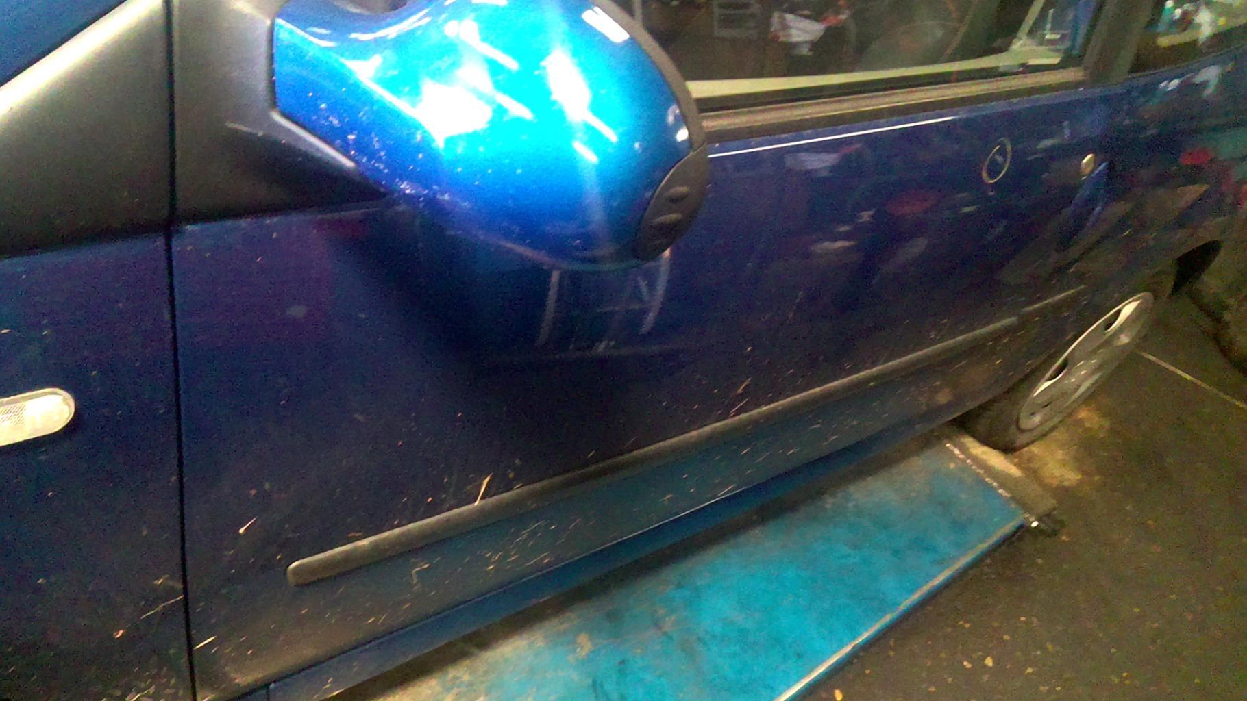 Porte avant gauche RENAULT TWINGO 2 PHASE 1 Essence - 1