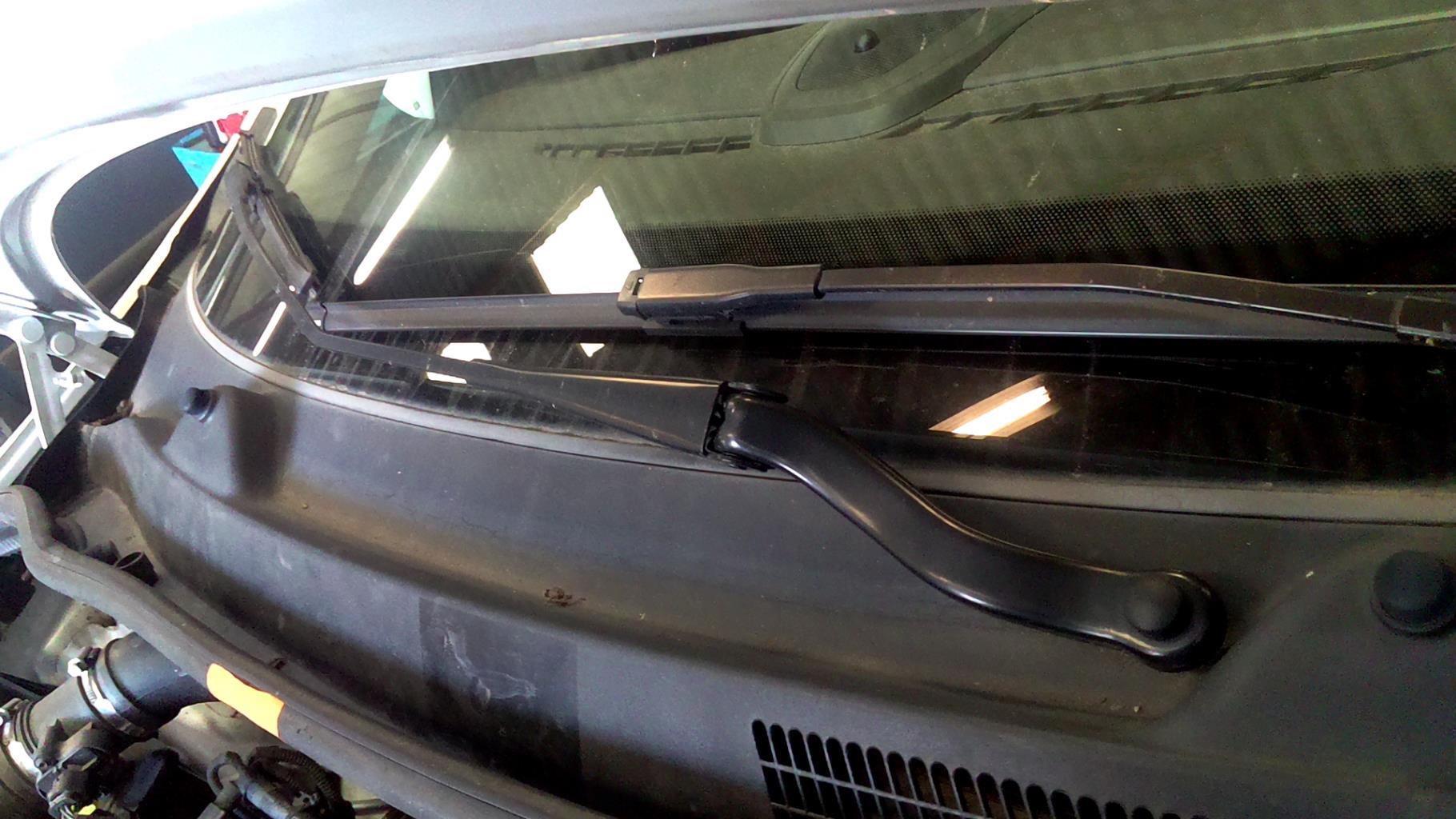Braccio tergicristallo anteriore destro OPEL CORSA D PHASE 2 Gasolina - 1