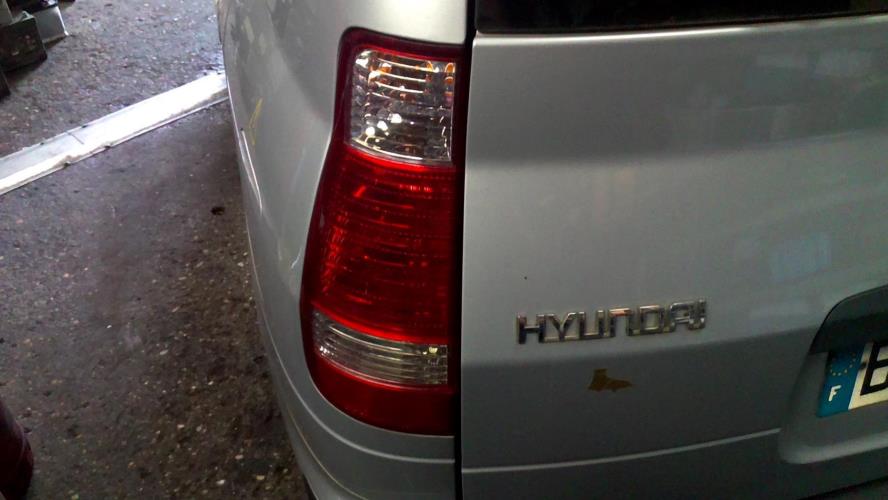 Feu Arrière Gauche Pour Hyundai Matrix 2008 - Référence OEM 9240117610 - Occasion