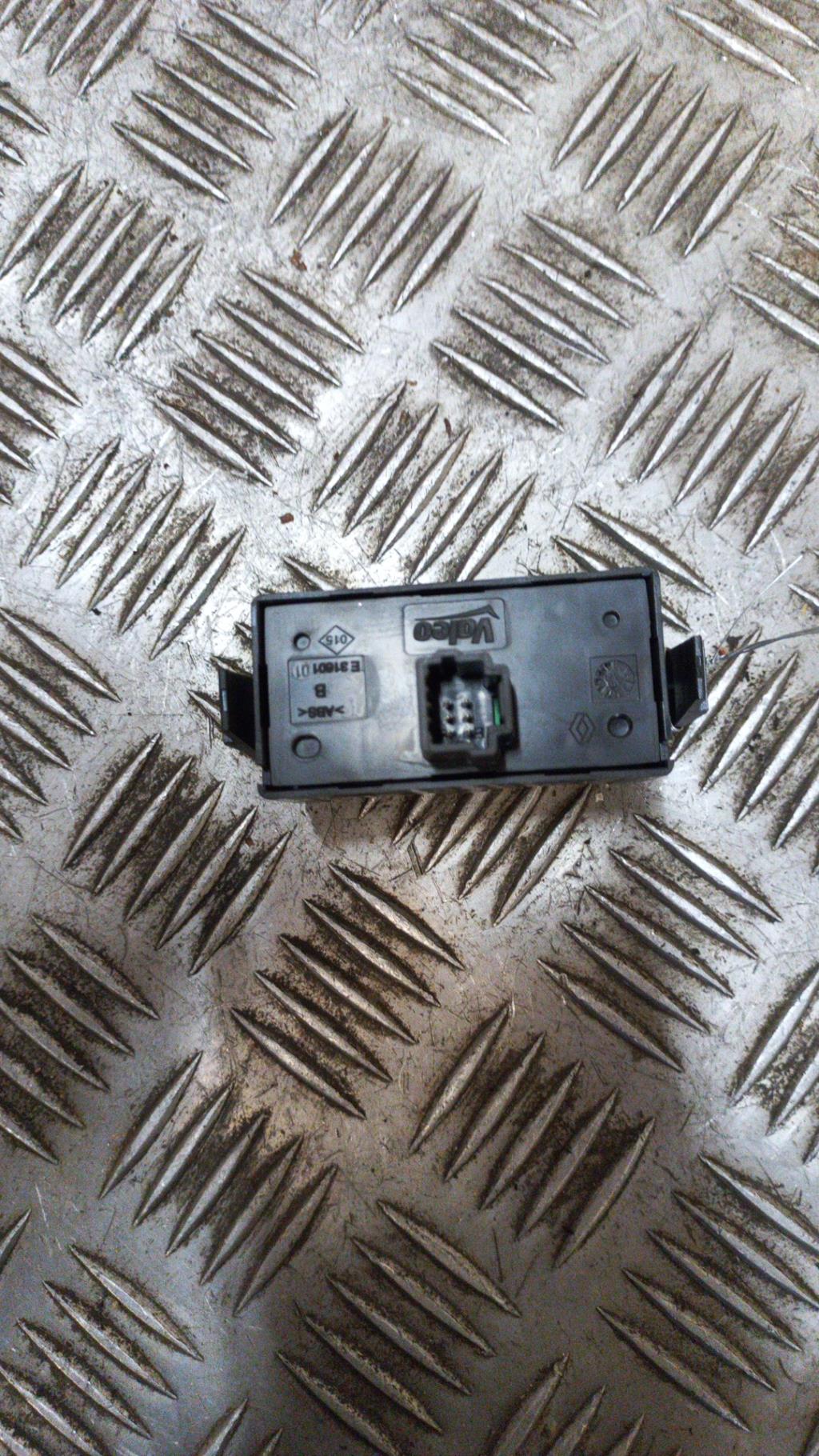 Bouton de warning RENAULT MEGANE 3 PHASE 2 Diesel - 1