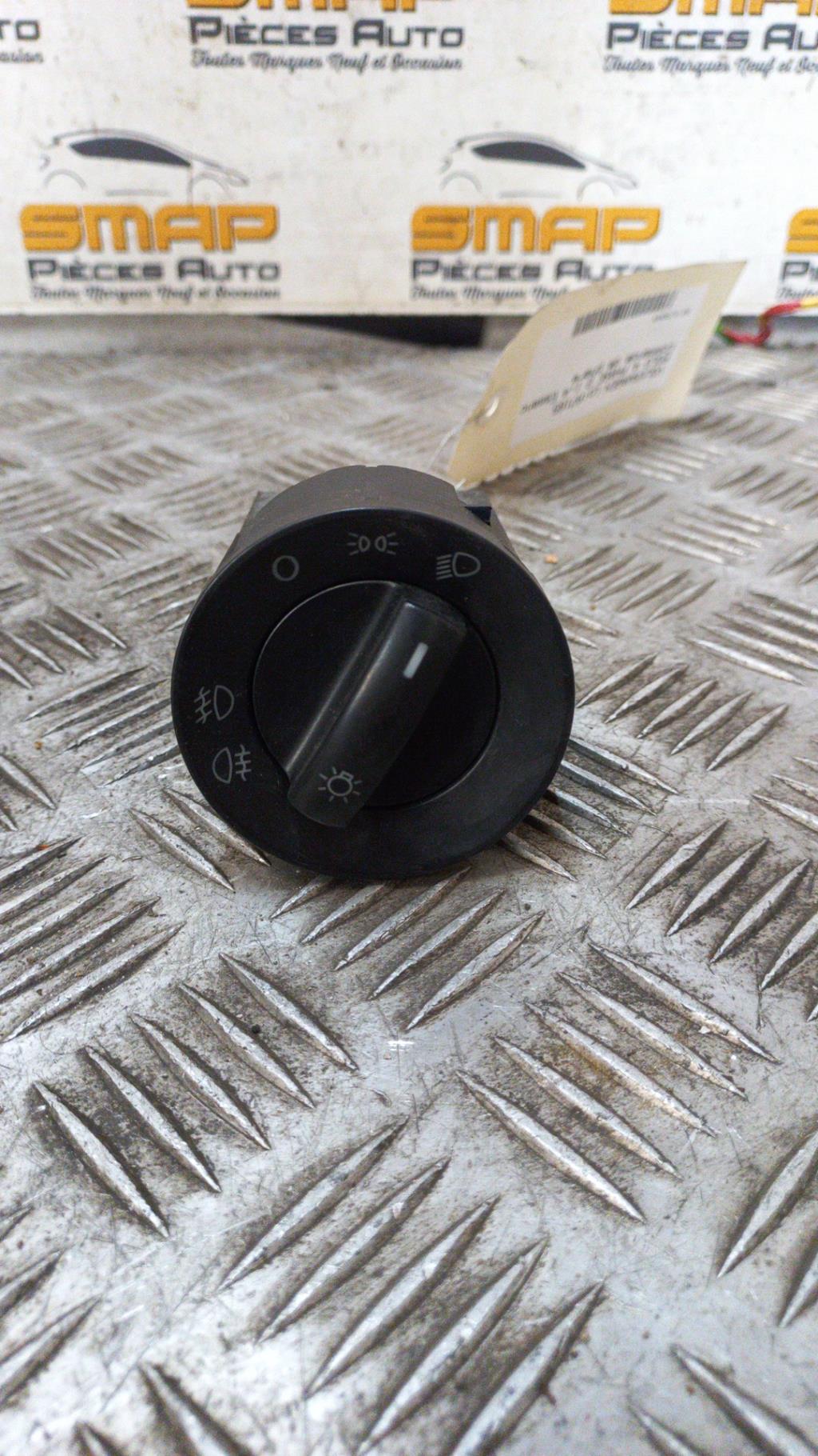 Commande de phare VOLKSWAGEN POLO 4 PHASE 2 Essence - 1