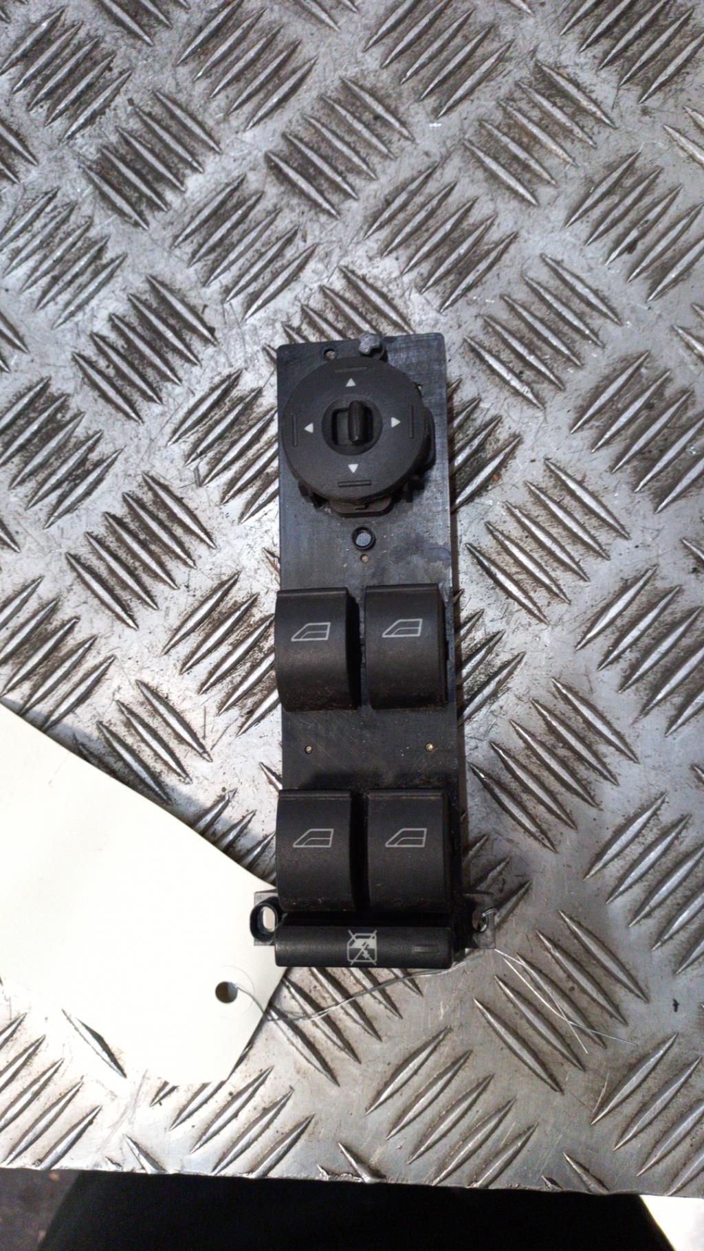 Interruttore lavacristalli anteriore sinistro FORD C-MAX 1 PHASE 1 Diésel - 1