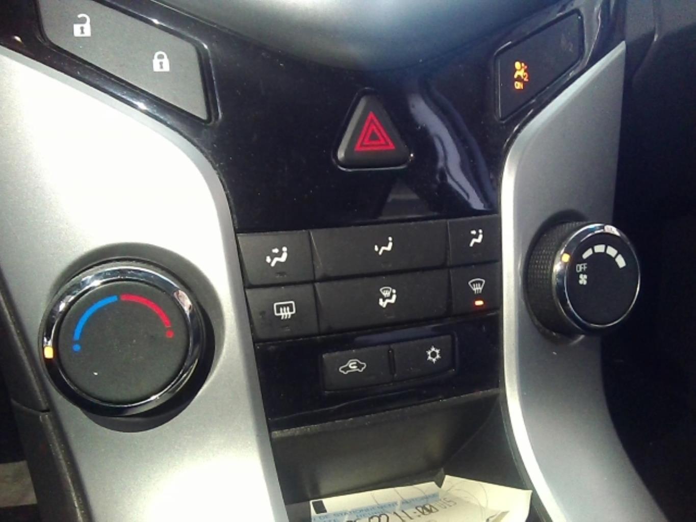 Commande chauffage CHEVROLET CRUZE PHASE 1 Essence - 1
