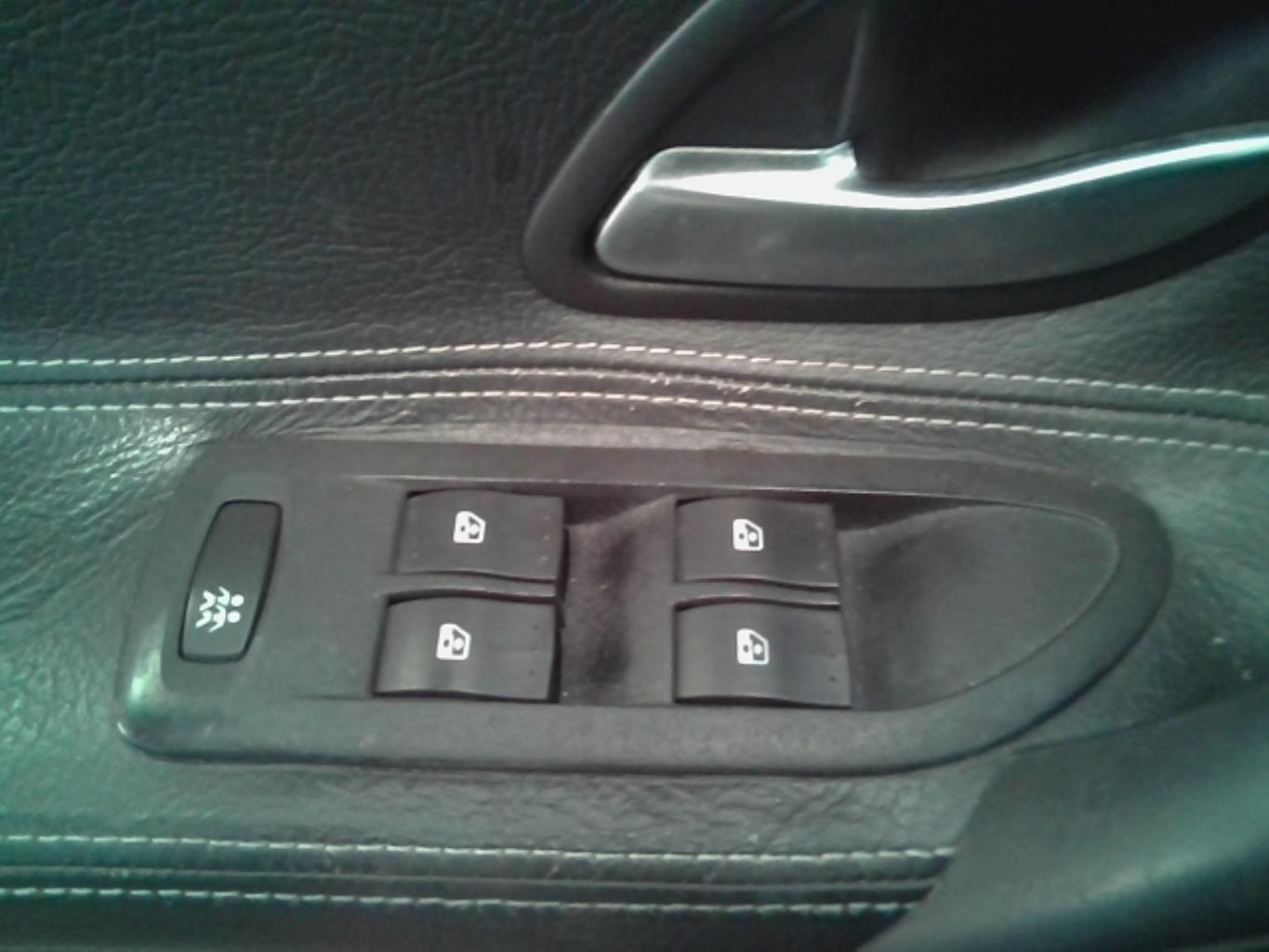 Interruttore lavacristalli anteriore sinistro RENAULT LAGUNA 2 PHASE 1 Diésel - 1