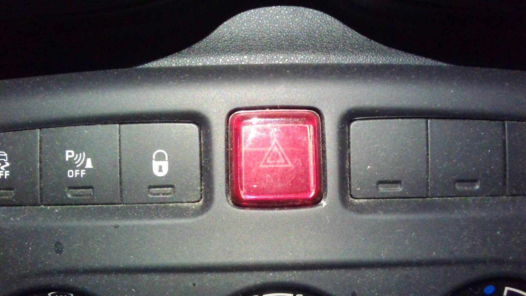 Bouton de warning CITROEN C3 PICASSO PHASE 2 Diesel - 1