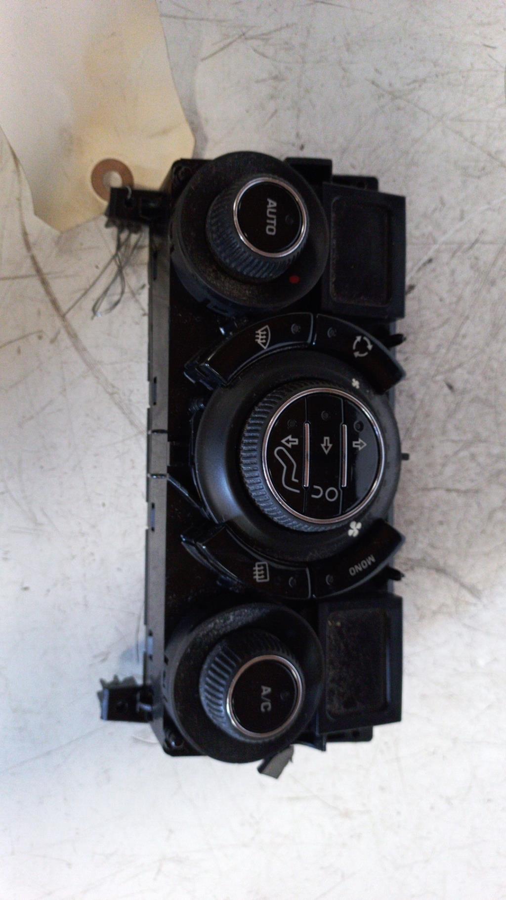 Commande chauffage CITROEN C3 PICASSO PHASE 1 Diesel - 1