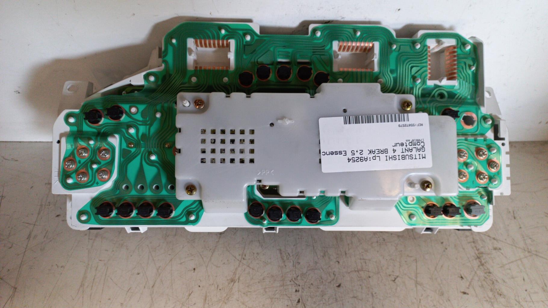 Compteur MITSUBISHI GALANT 4 BREAK Essence - 1