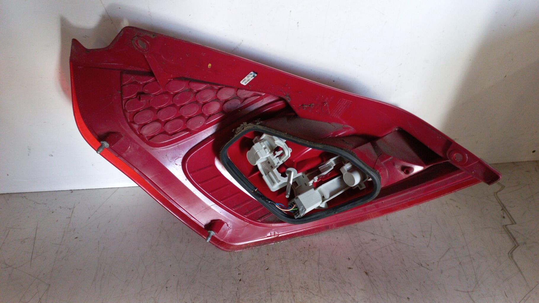 Fanale posteriore principale destro (luci) FORD FIESTA 6 PHASE 1 Diésel - 1