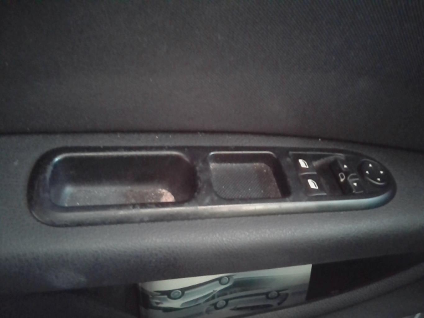 Interruttore lavacristalli anteriore sinistro PEUGEOT 407 PHASE 1 BREAK Diésel - 1