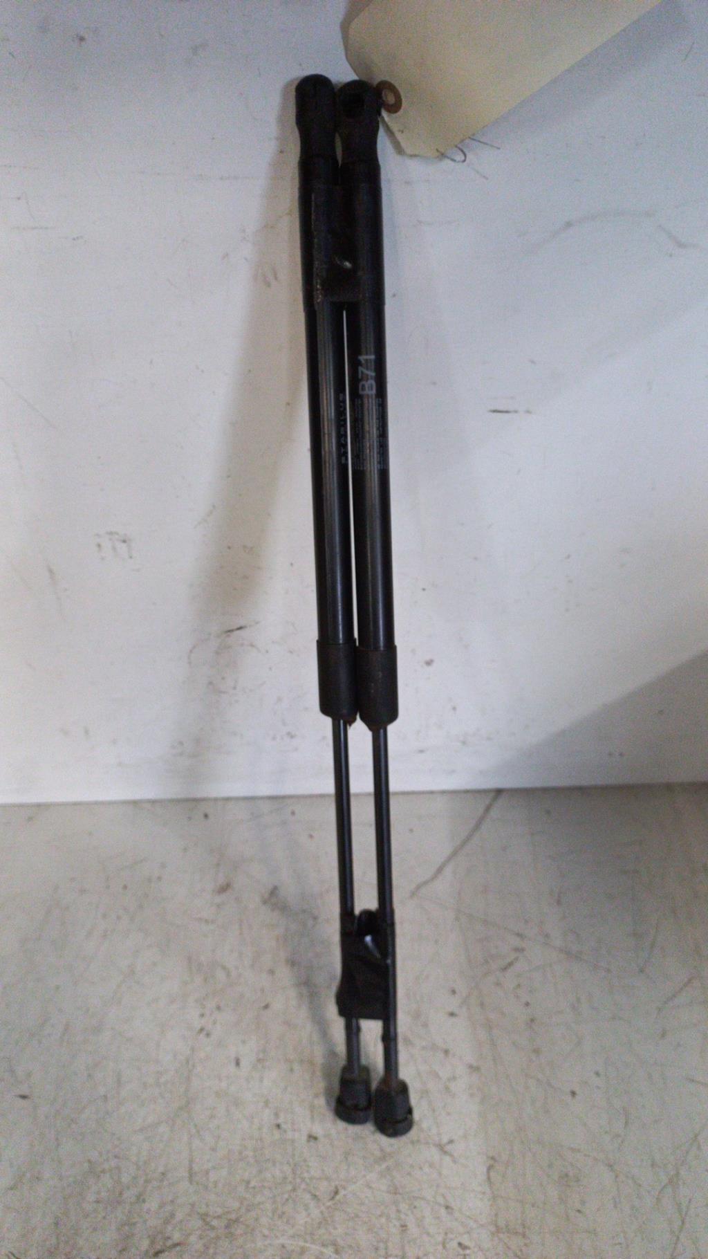 Verin de coffre CITROEN C4 2 PHASE 1 Essence - 1