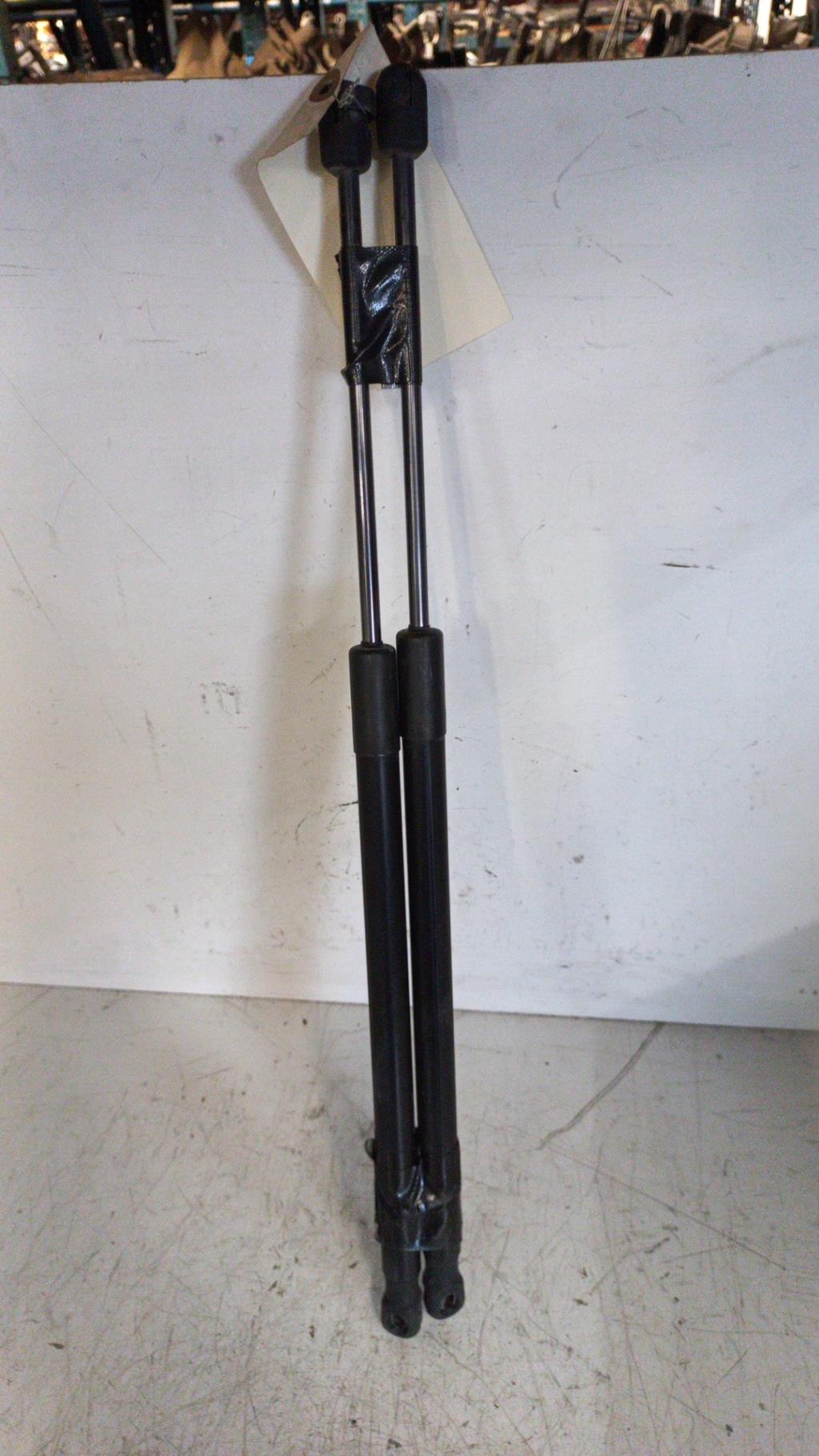Verin de coffre MAZDA 2 2 PHASE 2 Diesel - 1