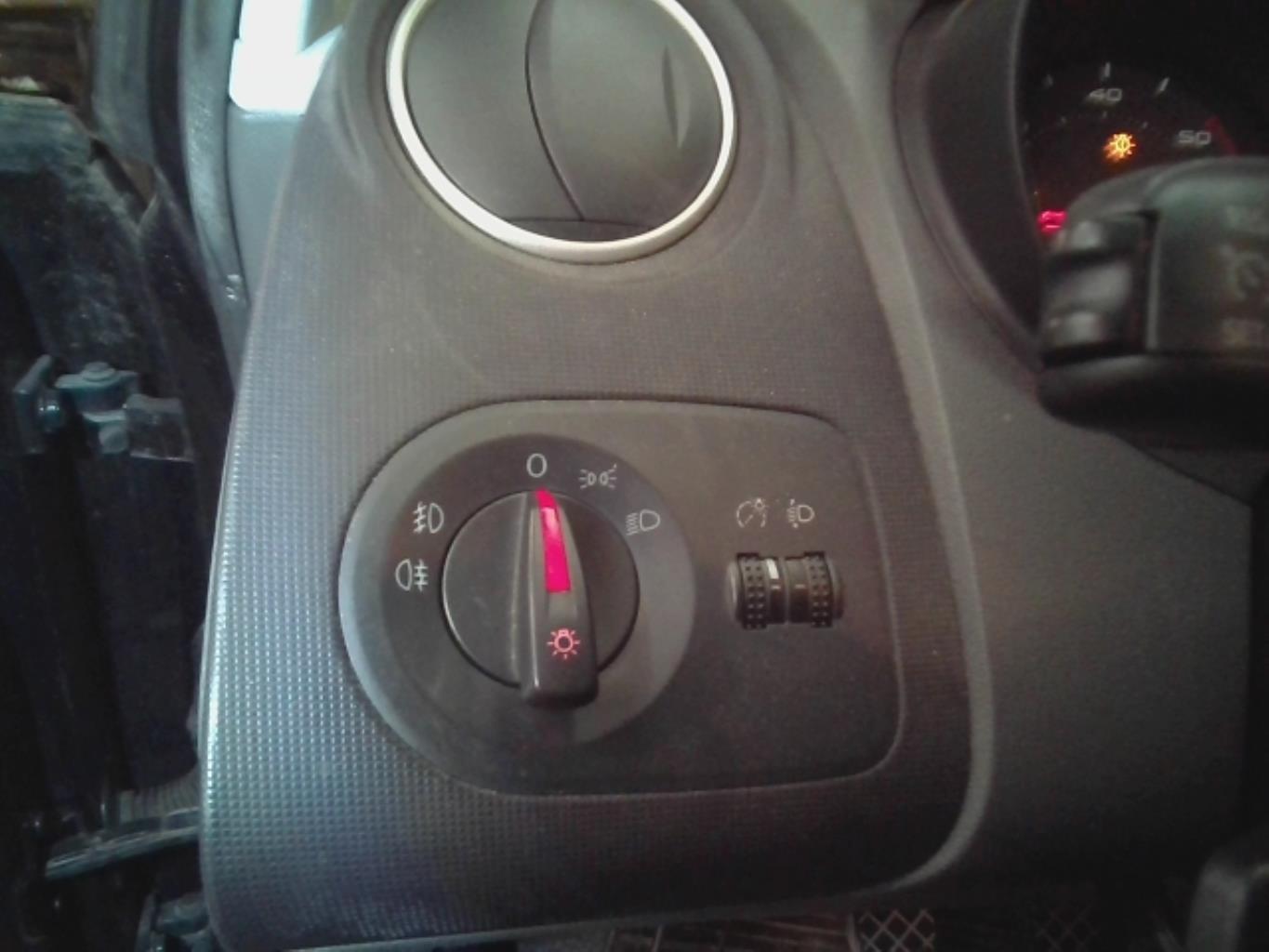 Commande de phare SEAT IBIZA 4 ST PHASE 1 BREAK Diesel - 1