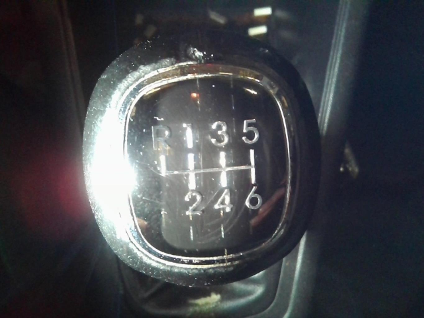 Pomello del cambio KIA VENGA PHASE 1 Diésel - 1