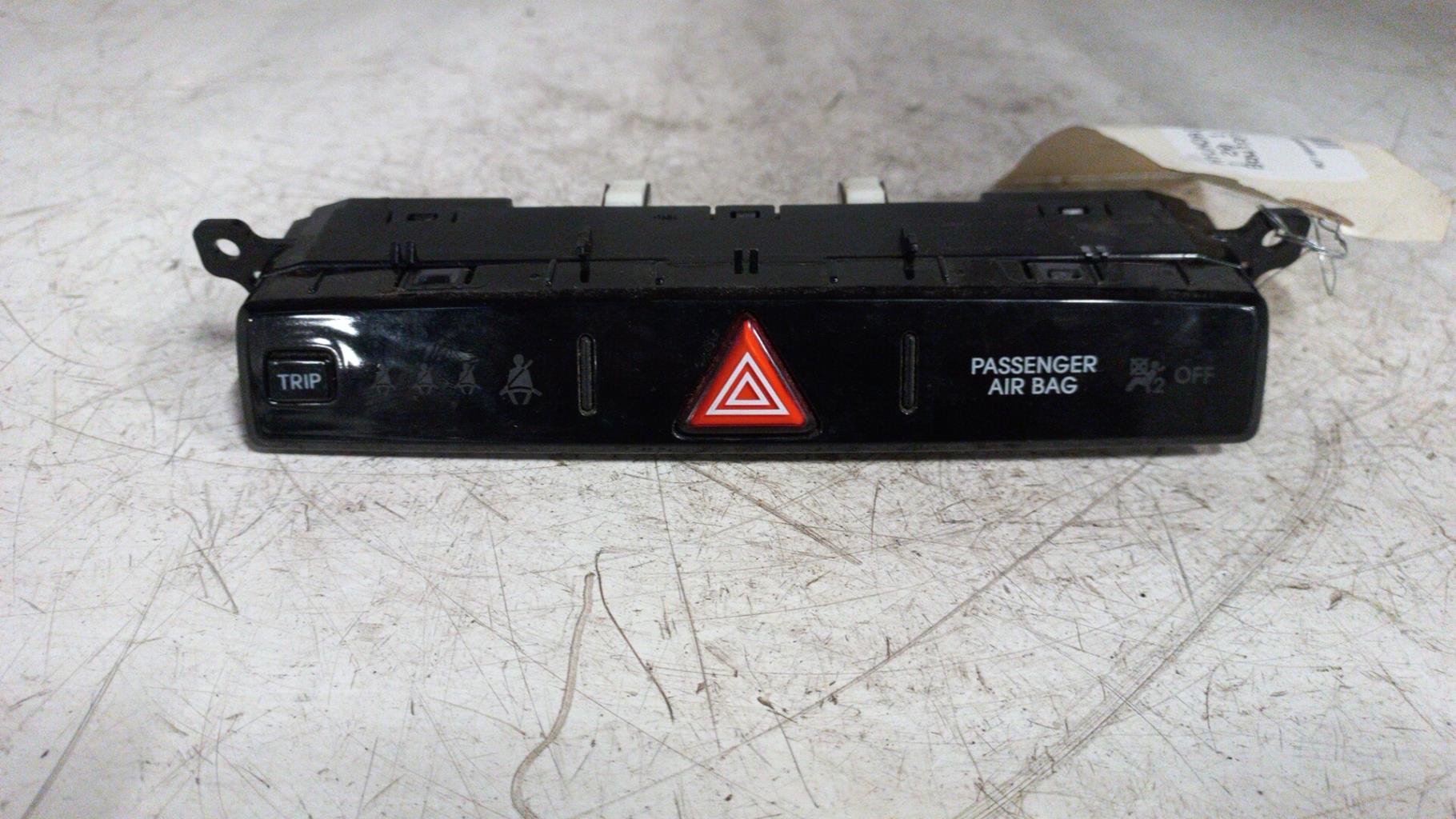Bouton de warning HYUNDAI I 20 1 PHASE 2 Diesel - 1