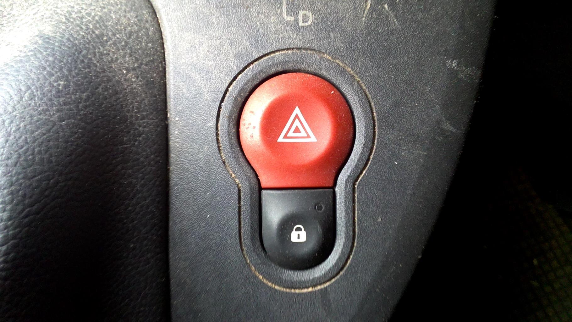 Interruttore luci emergenza RENAULT KANGOO 2 PHASE 2 Electricidad - 1