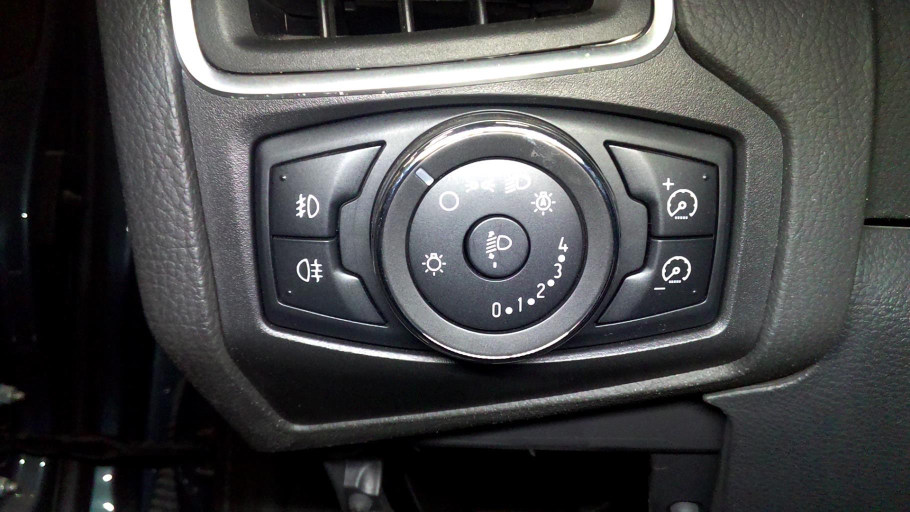 Commande de phare FORD FOCUS 3 PHASE 1 Diesel - 1