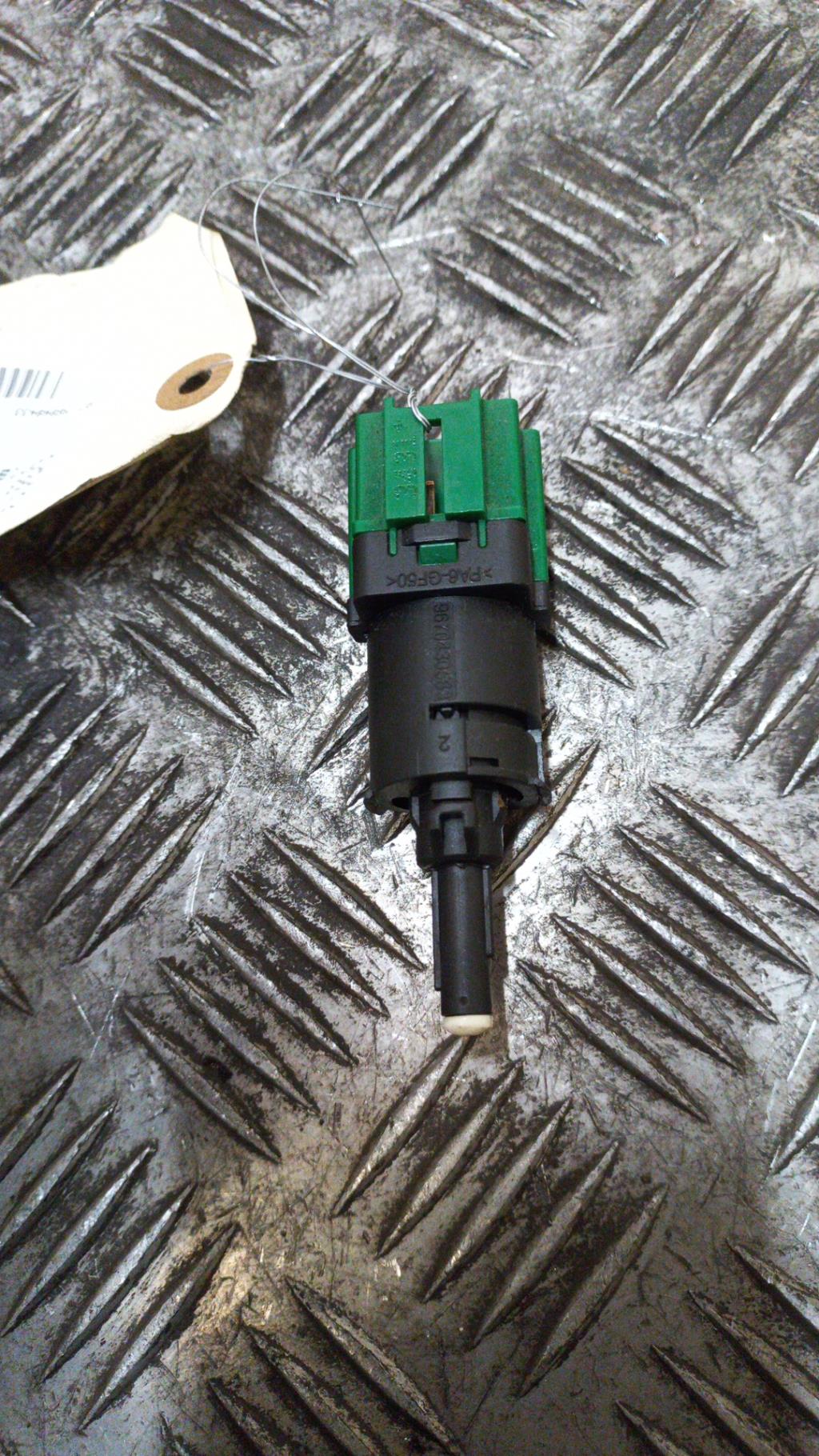 Contacteur feu stop CITROEN DS3 PHASE 1 Essence - 1