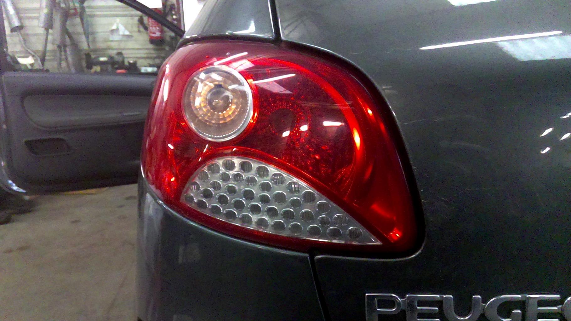 Fanale posteriore principale sinistro (luci) PEUGEOT 206+ Diésel - 1