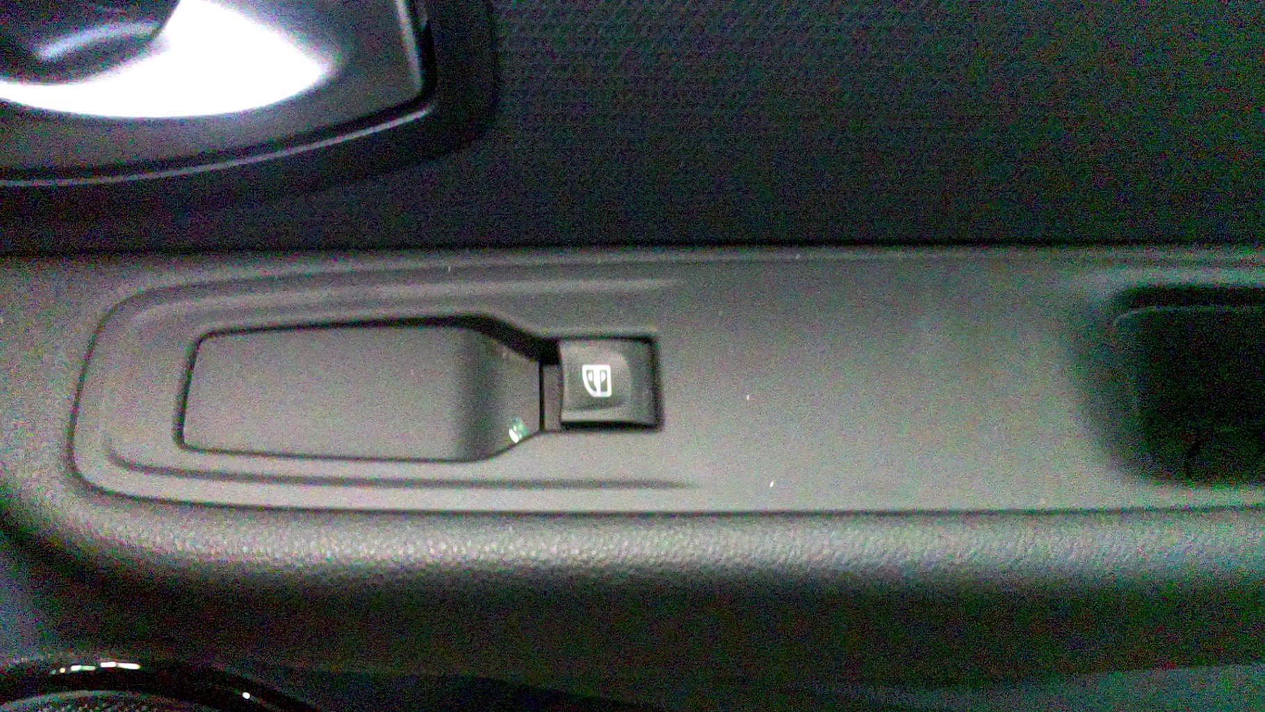 Interruttore lavacristalli anteriore destro RENAULT CLIO 4 PHASE 2 BREAK Diésel - 1