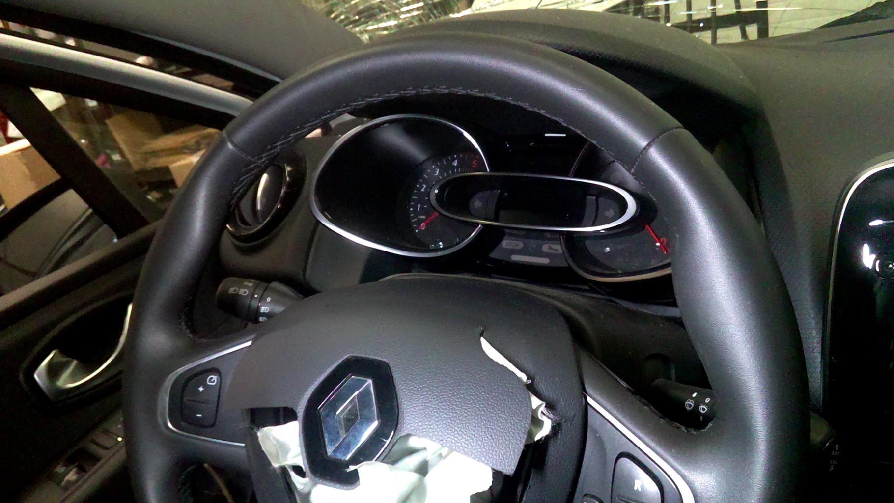 Volante RENAULT CLIO 4 PHASE 2 BREAK Diésel - 1