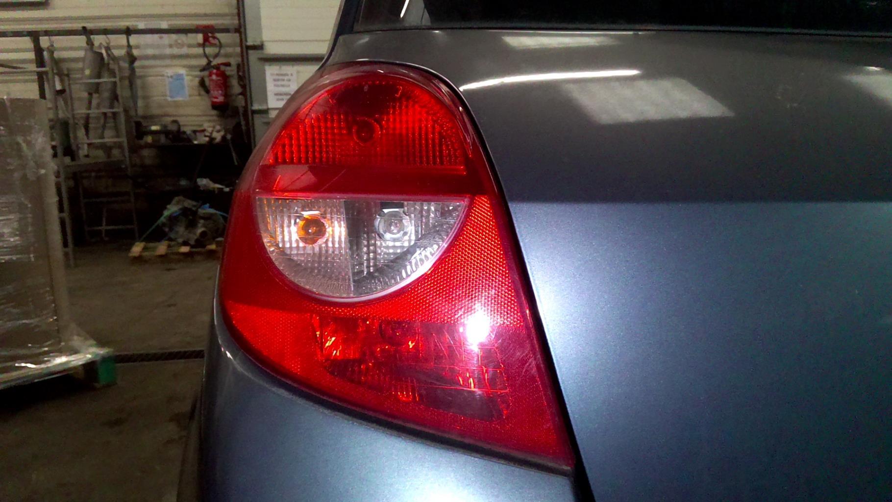 Fanale posteriore principale sinistro (luci) RENAULT CLIO 3 PHASE 1 Gasolina - 1