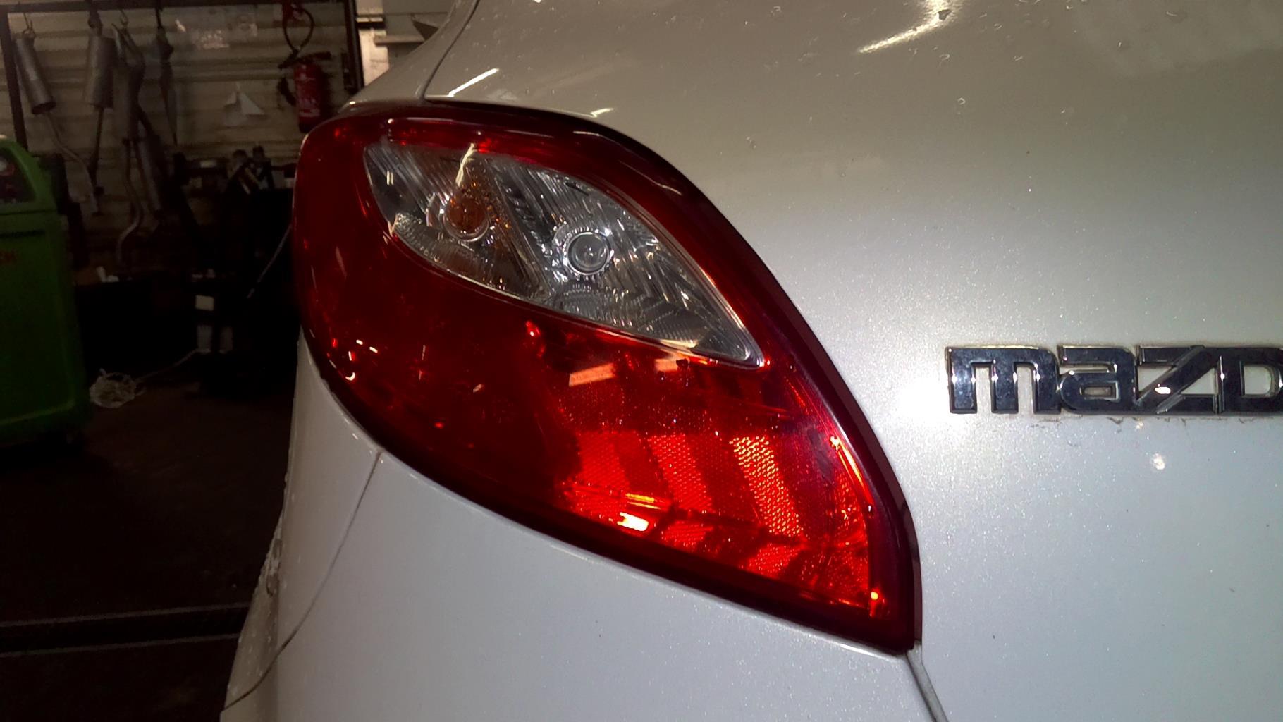 Fanale posteriore principale sinistro (luci) MAZDA 2 2 PHASE 2 Diésel - 1