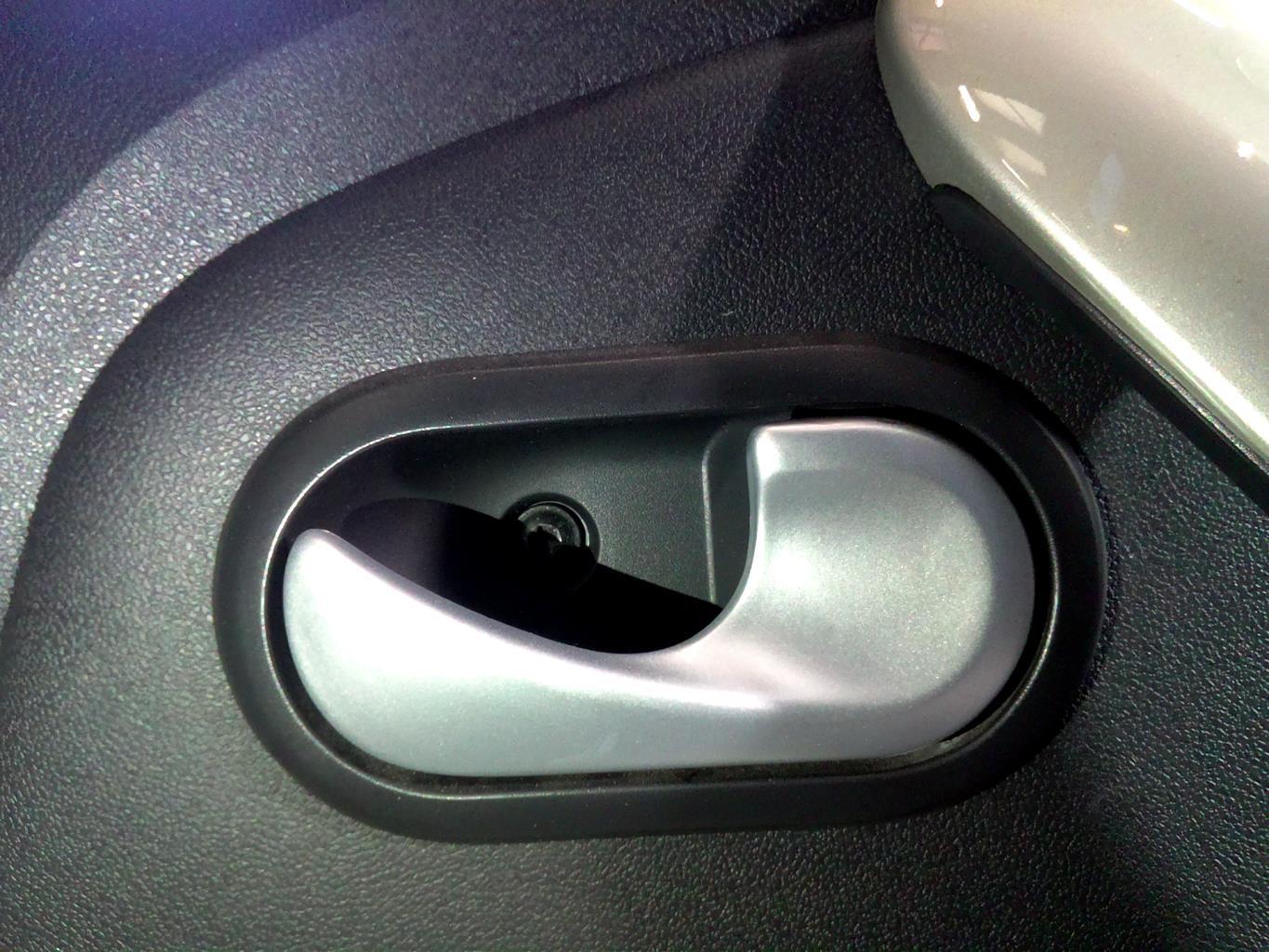Maniglia interna anteriore destra DACIA SANDERO 1 Diésel - 1