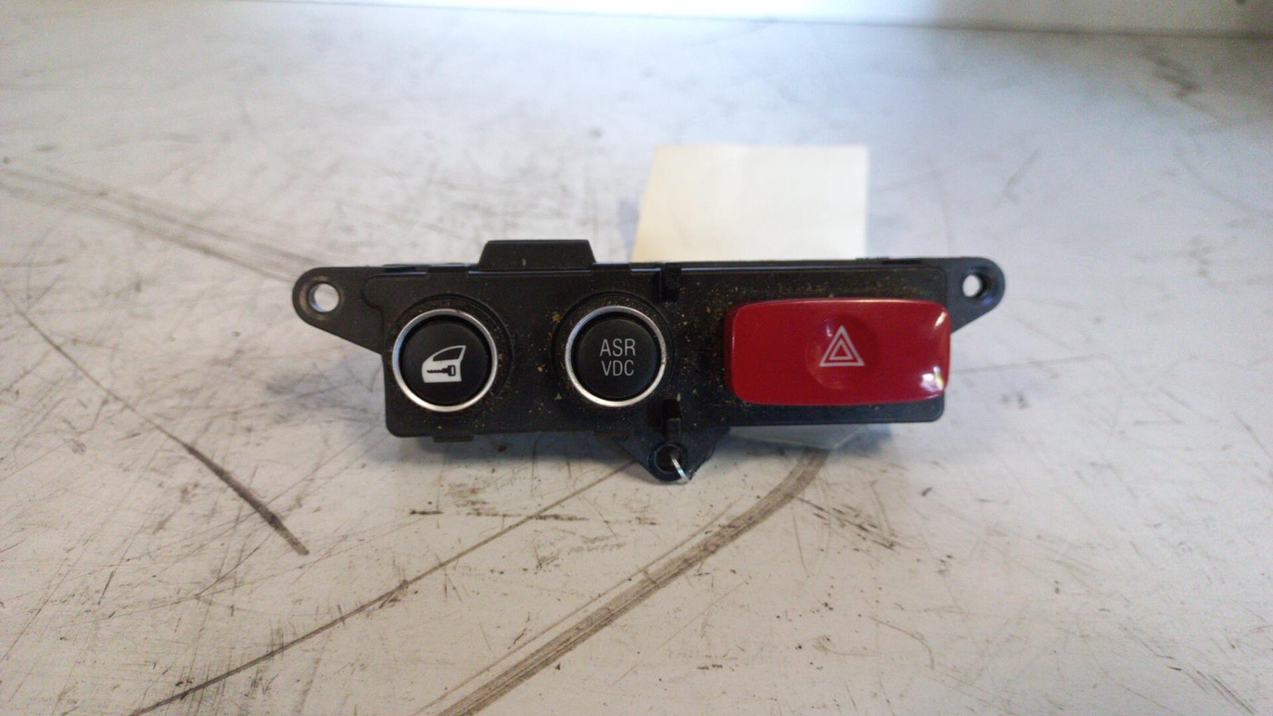 Interruttore luci emergenza ALFA ROMEO 159 BREAK Diésel - 1