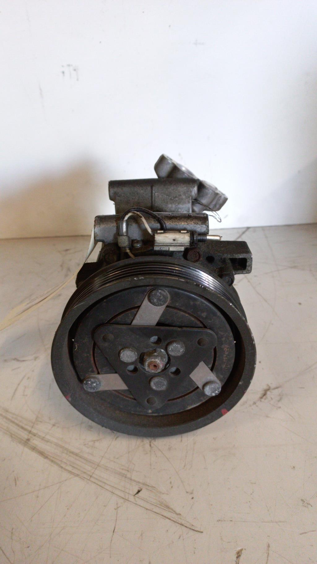 Compresseur clim RENAULT CLIO 2 PHASE 2 Essence - 1