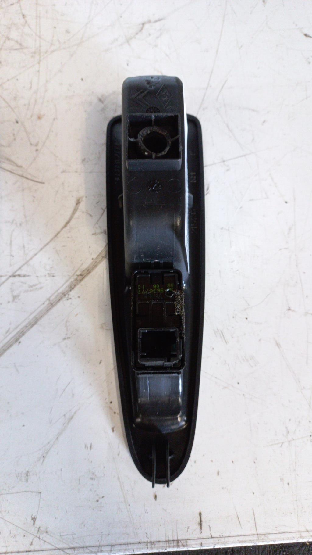 Interruttore lavacristalli posteriore destro CITROEN C4 1 PHASE 2 Diésel - 1