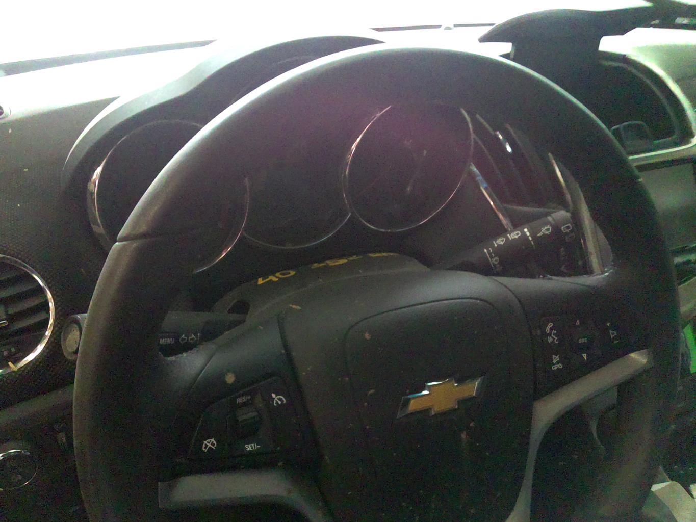 Volant CHEVROLET CRUZE BREAK Essence - 1