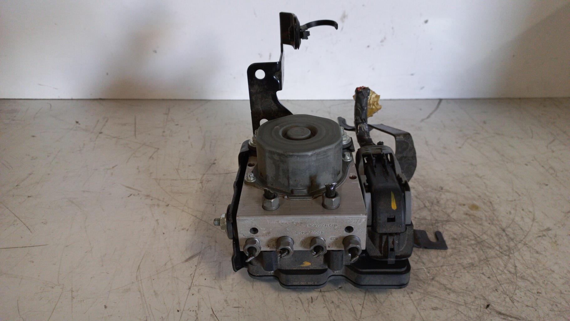 Blocco ABS (antibloccaggio freni) RENAULT CLIO 4 PHASE 2 BREAK Diésel - 1