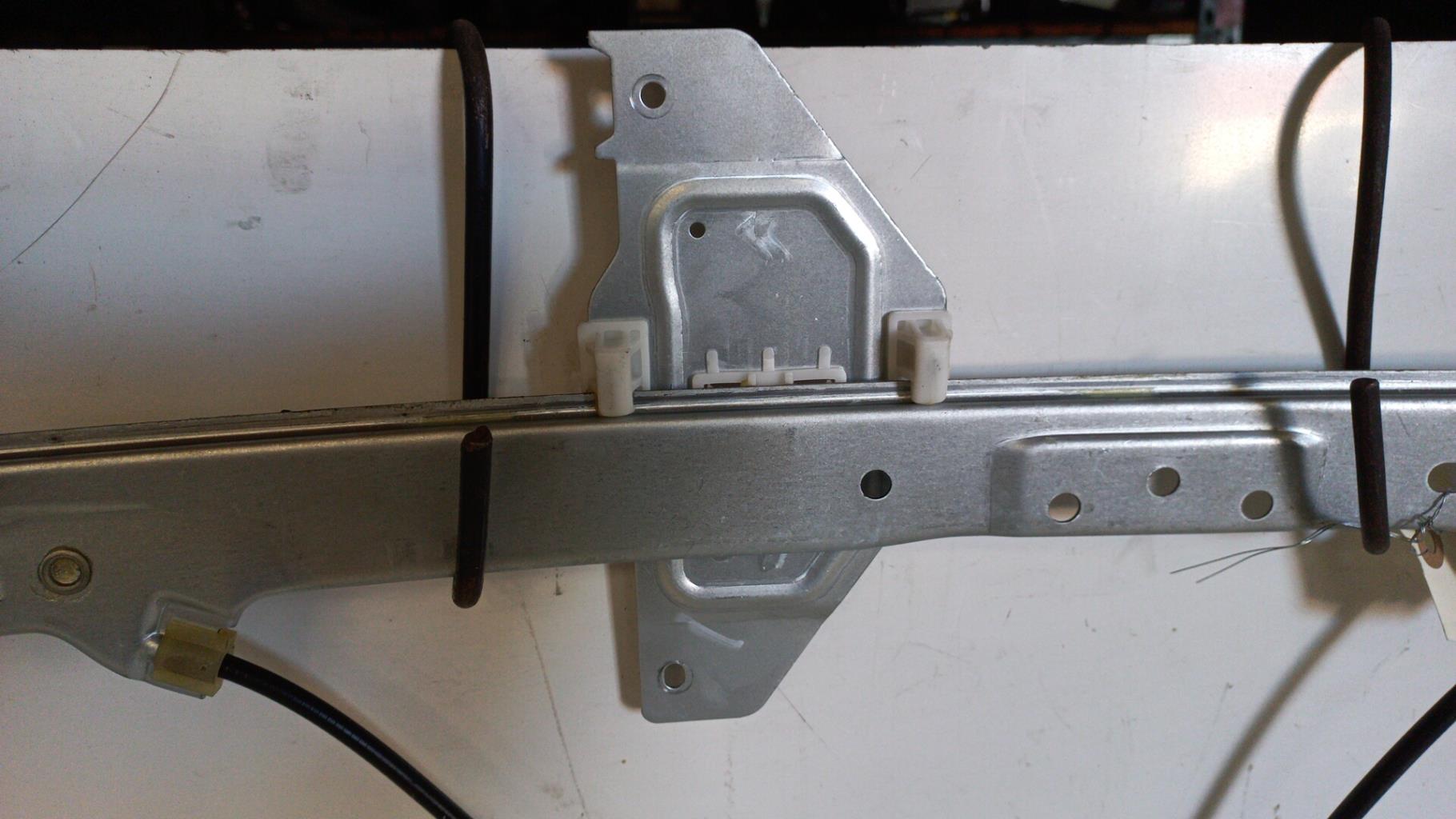 Alzacristalli manuale posteriore destro CITROEN C3 2 PHASE 2 Gasolina - 1