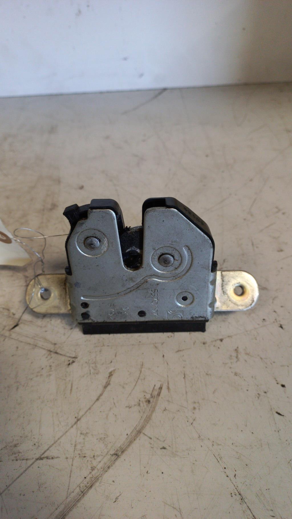 Serrure de coffre OPEL CORSA D PHASE 1 Diesel - 1