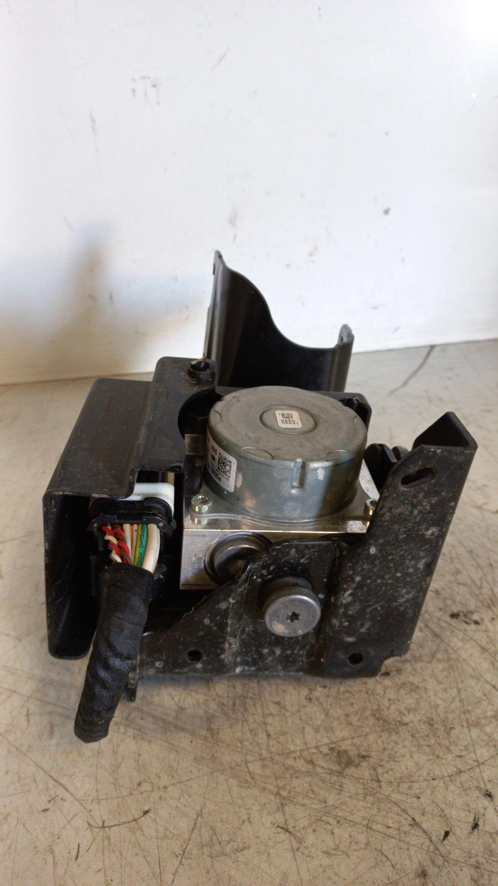 Bloc ABS (freins anti-blocage) CITROEN C3 2 PHASE 2 Essence - 1