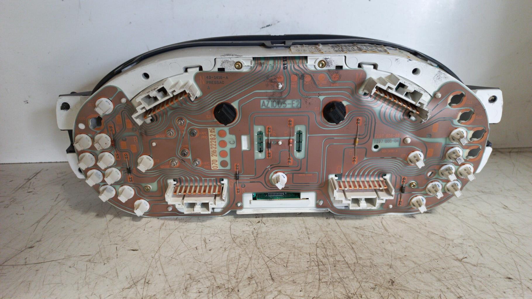 Compteur RENAULT CLIO 2 PHASE 1  - 1