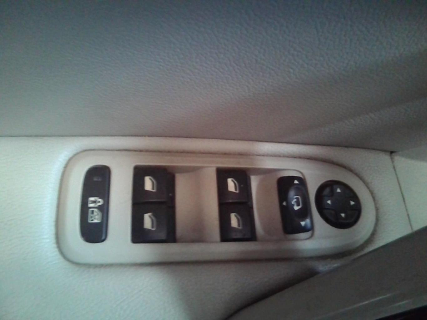 Interruttore lavacristalli anteriore sinistro PEUGEOT 508 1 SW PHASE 1 BREAK Diésel - 1