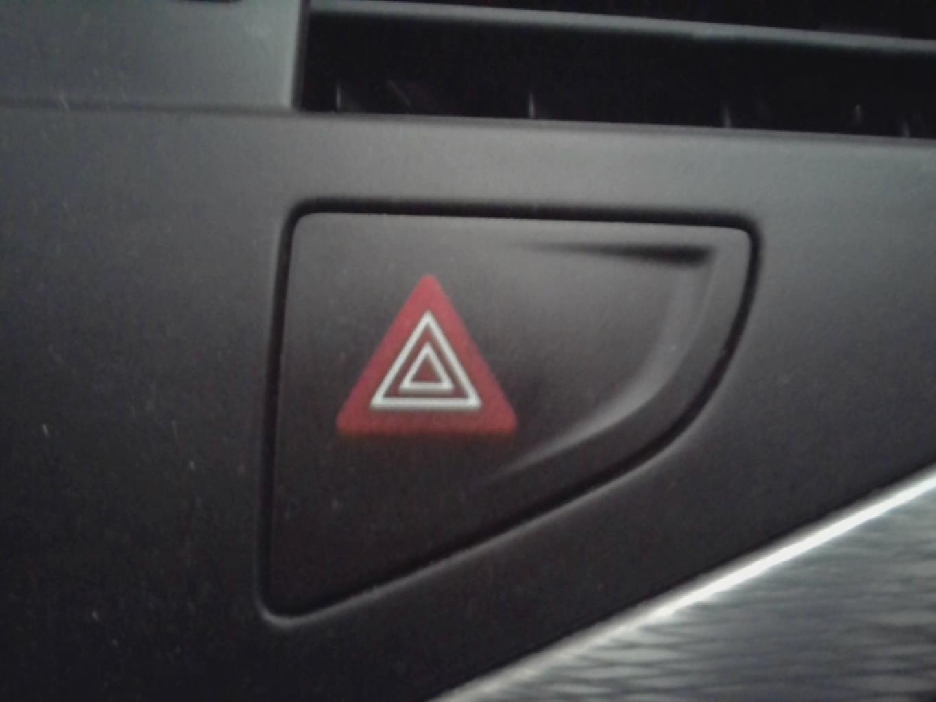 Bouton de warning CITROEN C5 2 Diesel - 1