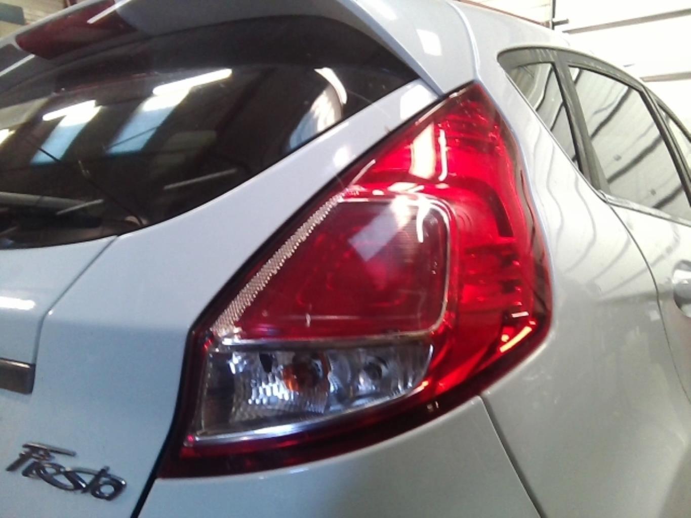 Fanale posteriore principale destro (luci) FORD FIESTA 6 PHASE 2  - 1
