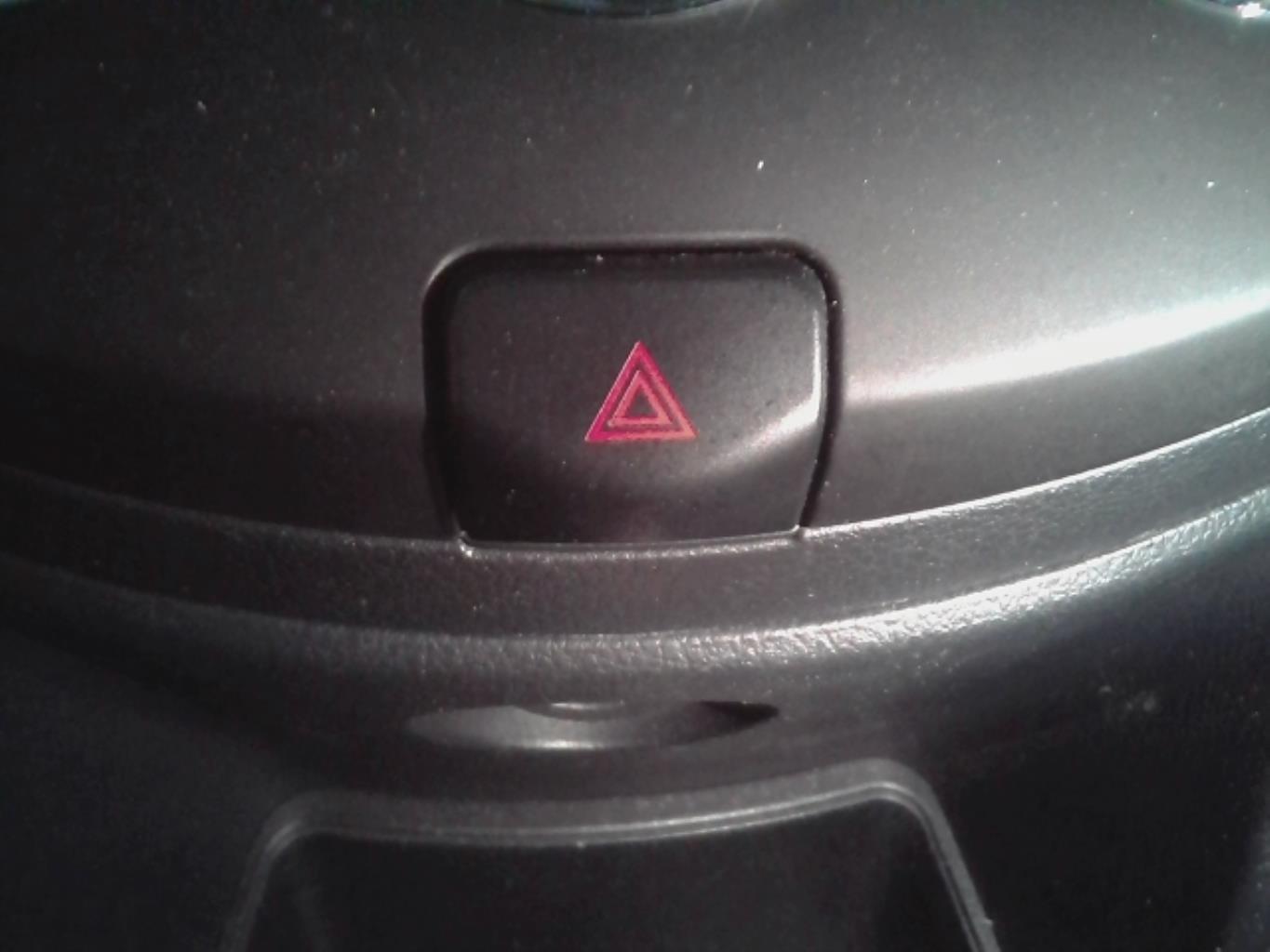 Bouton de warning NISSAN NOTE 1 PHASE 2 Diesel - 1