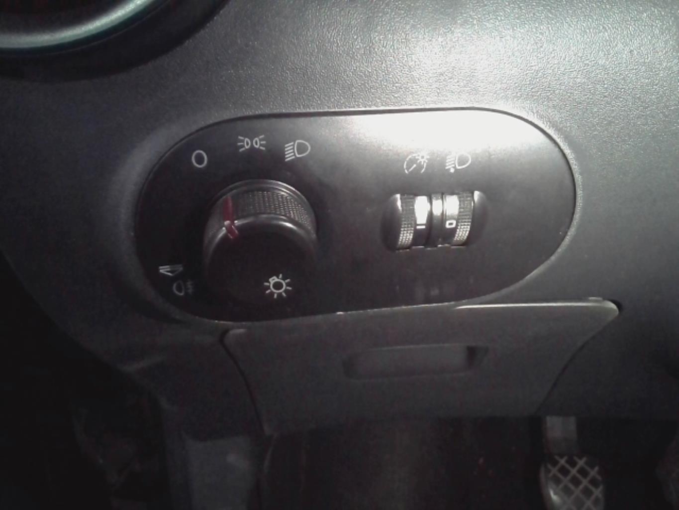 Commande de phare SEAT IBIZA 3 PHASE 1 Essence - 1